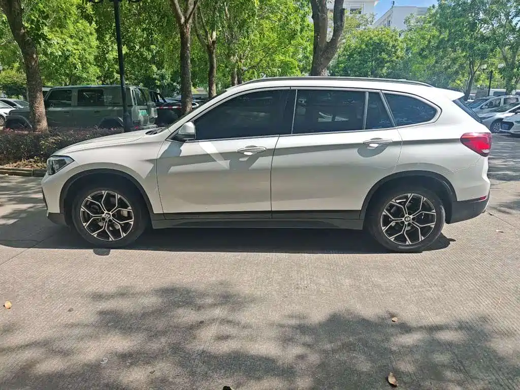 BMW X1 — фото 3