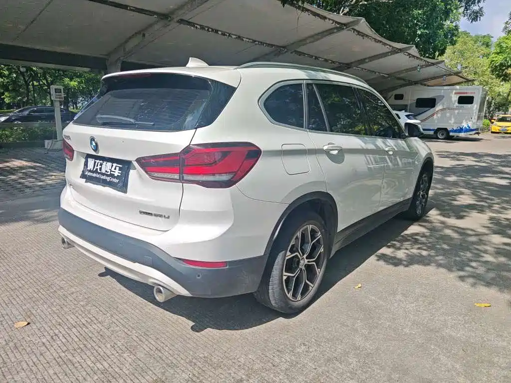 BMW X1 — фото 8
