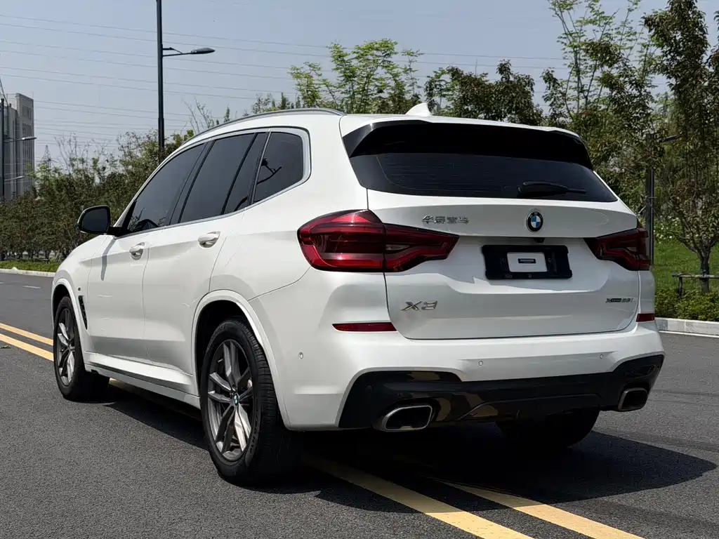 BMW X3 — фото 24