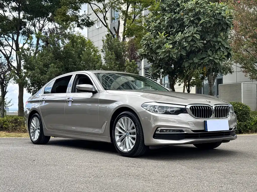 BMW 5 Series — фото 3