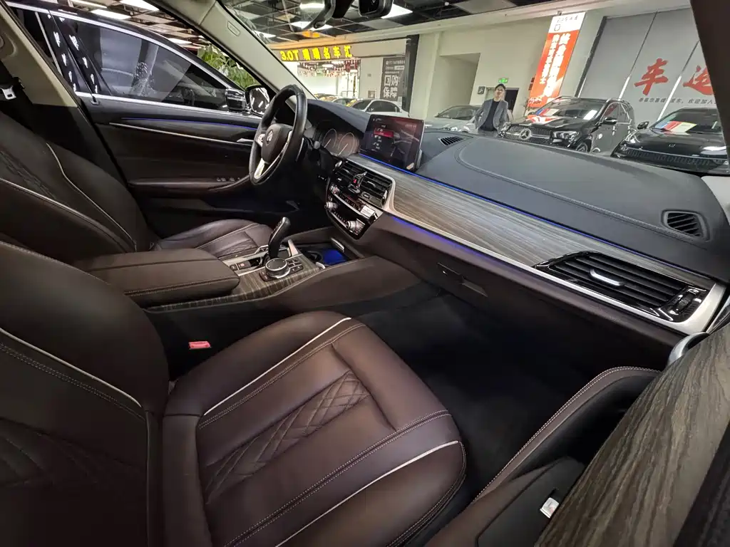 BMW 5 Series — фото 10