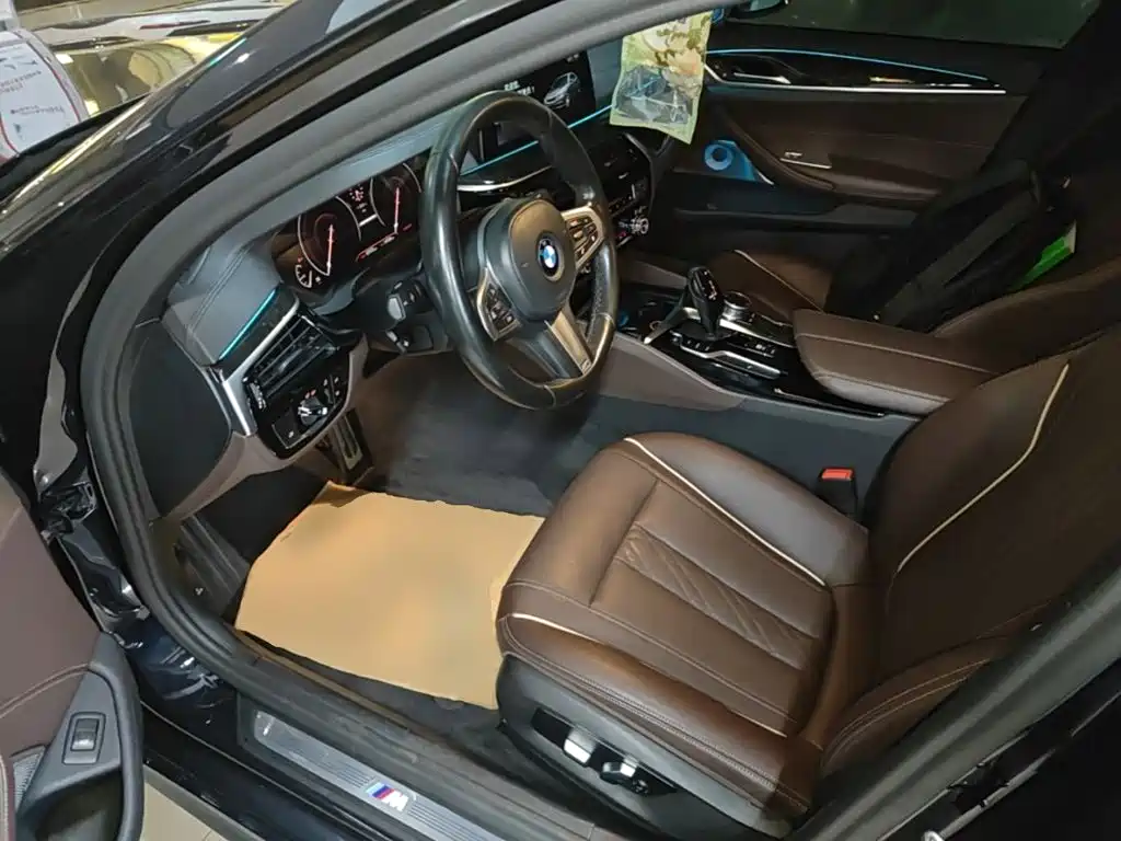 BMW 5 Series — фото 11