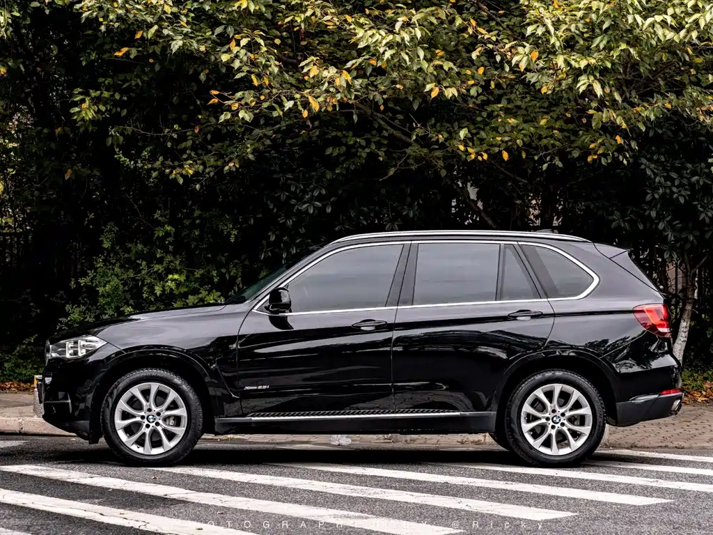 BMW X5 (Import) — фото 2