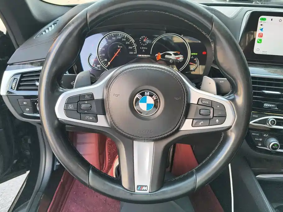 BMW 5 Series — фото 15
