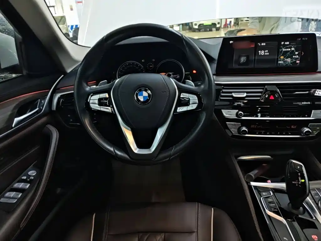 BMW 5 Series — фото 11