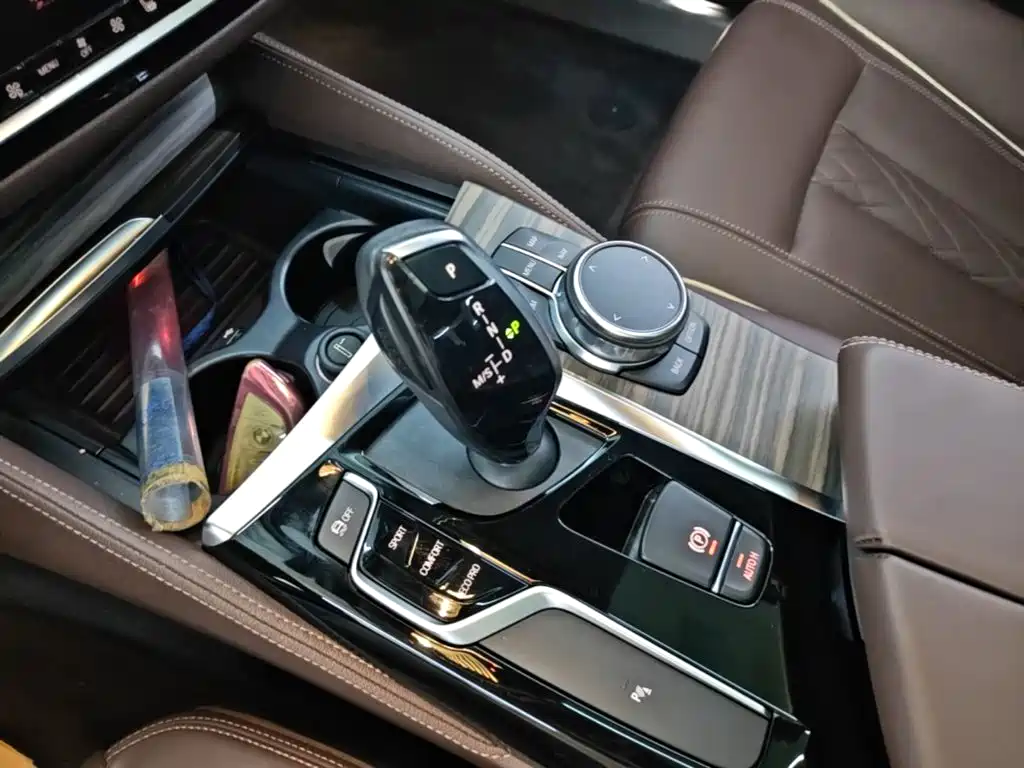 BMW 5 Series — фото 14