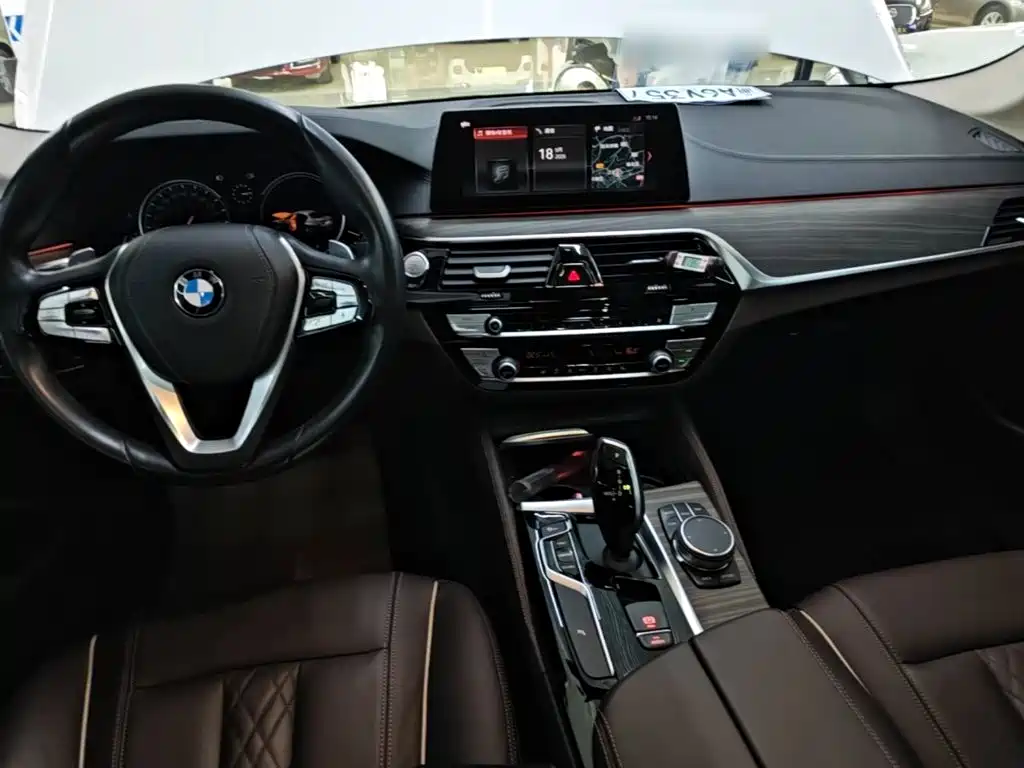 BMW 5 Series — фото 10