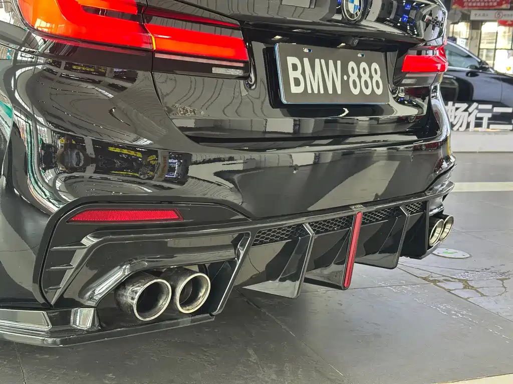 BMW 5 Series — фото 13
