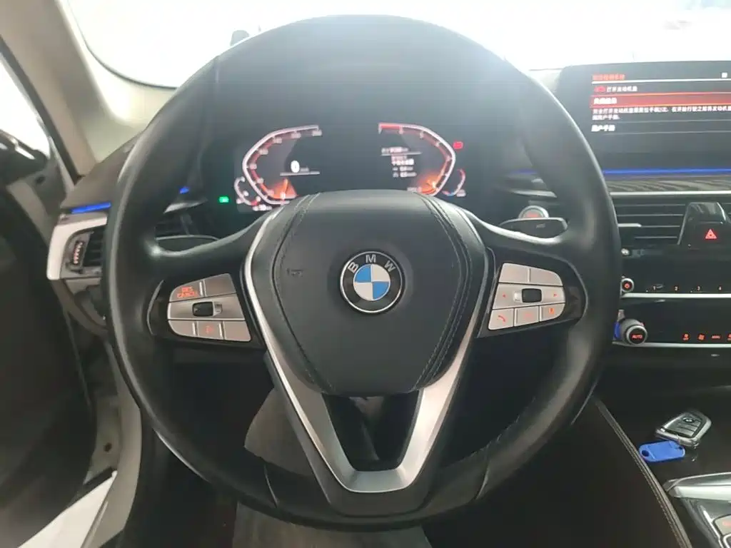 BMW 5 Series — фото 11