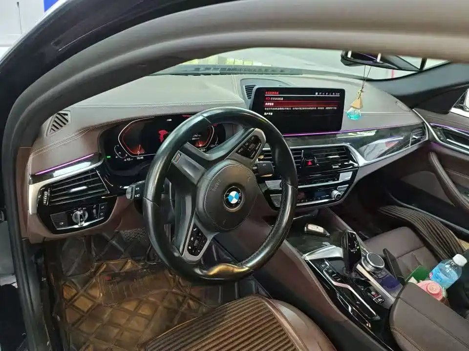 BMW 5 Series — фото 2