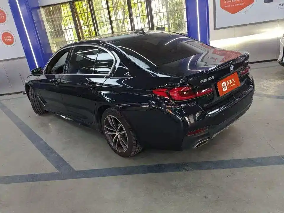 BMW 5 Series — фото 4