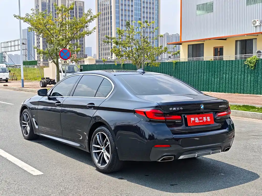 BMW 5 Series — фото 4