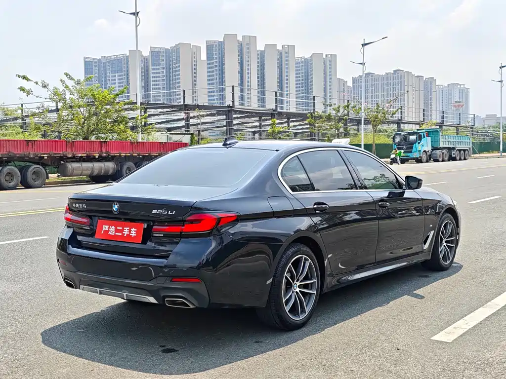BMW 5 Series — фото 5