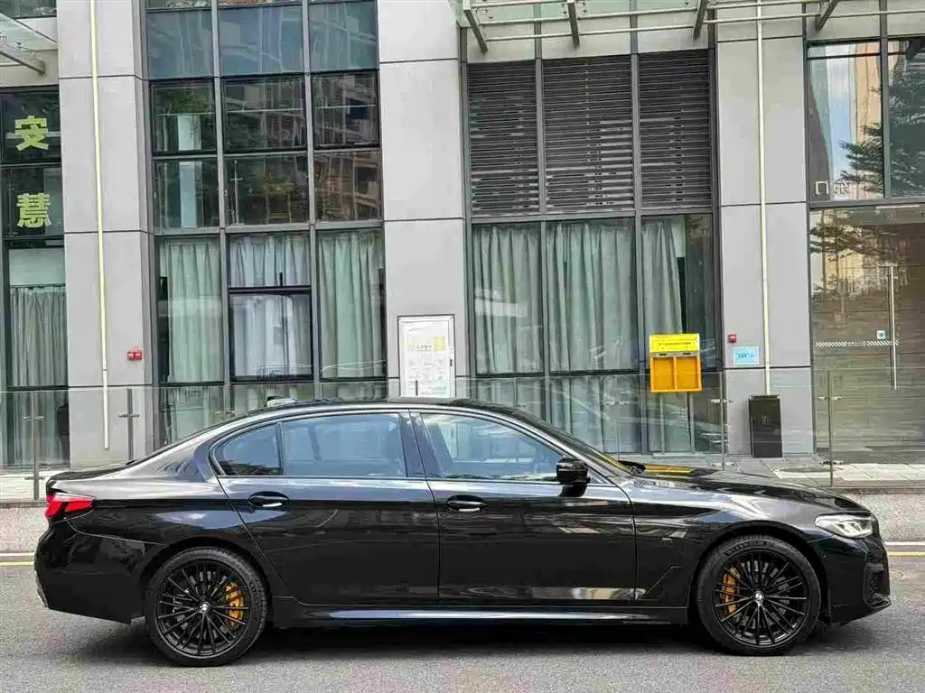 BMW 5 Series — фото 4