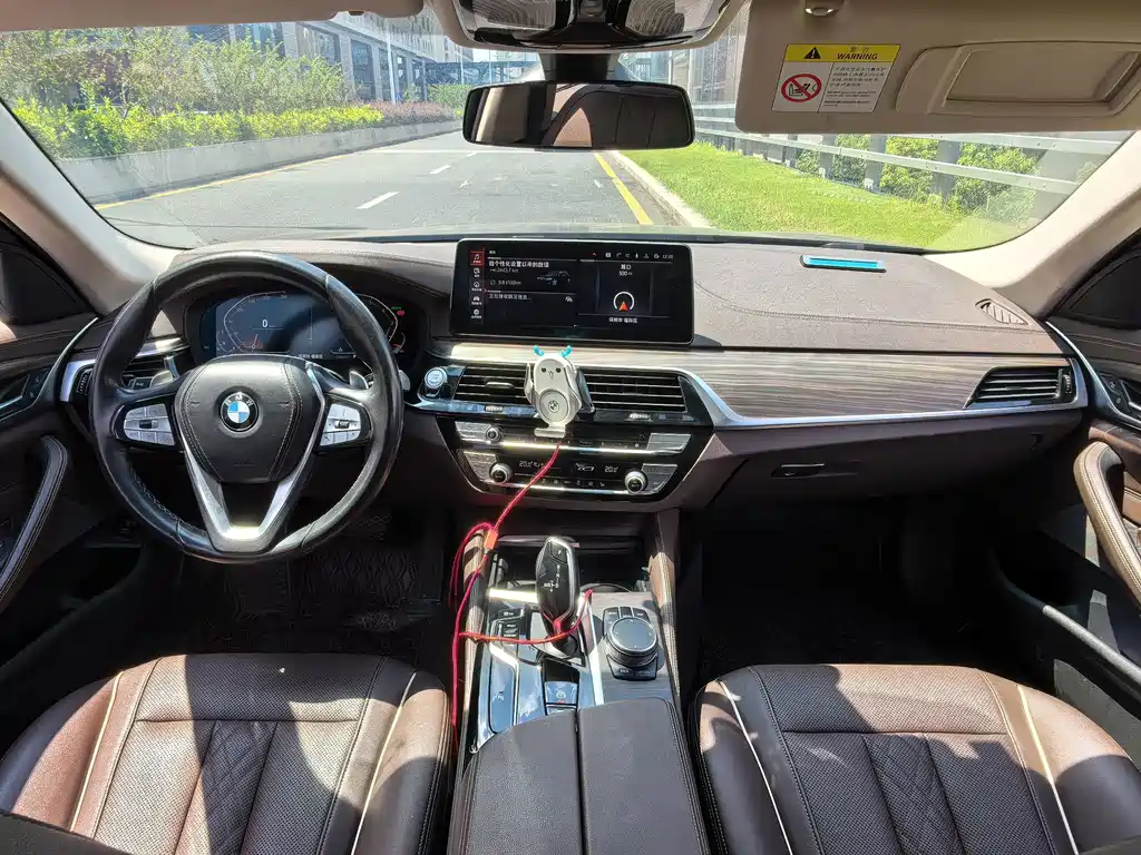 BMW 5 Series — фото 10