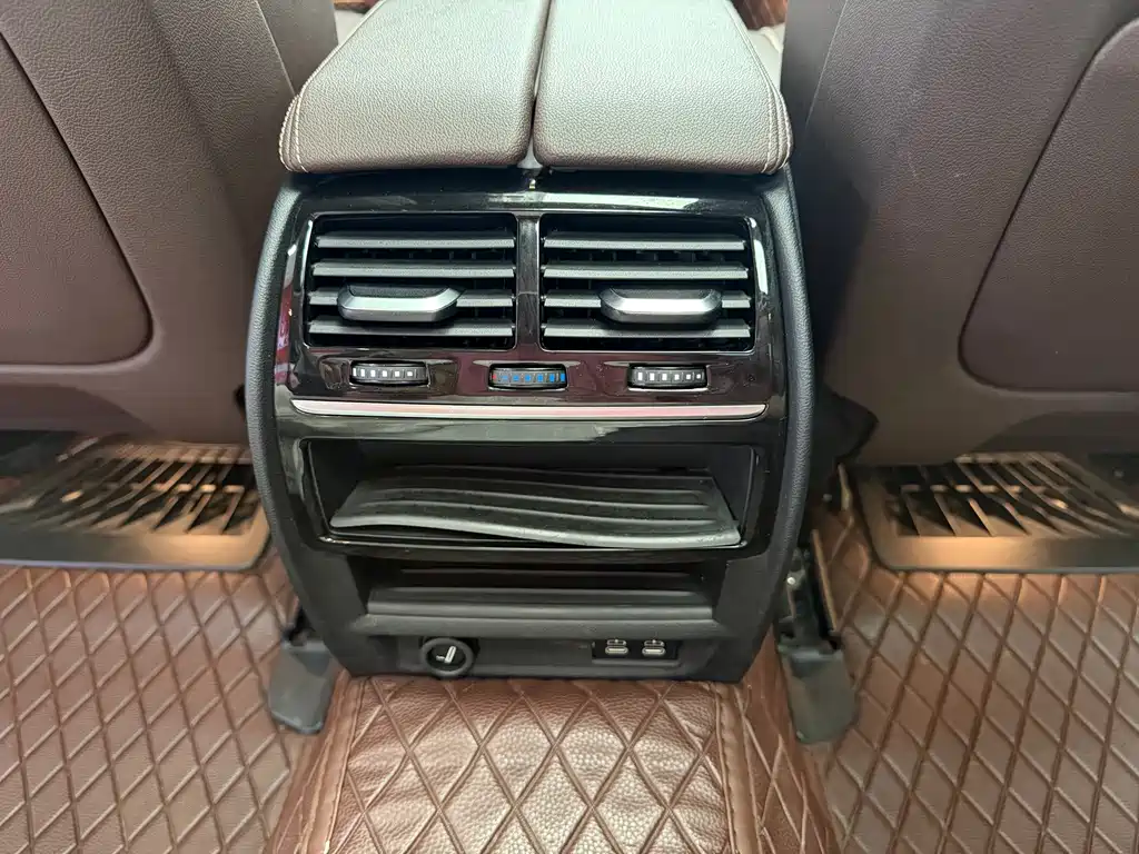 BMW 5 Series New Energy — фото 8