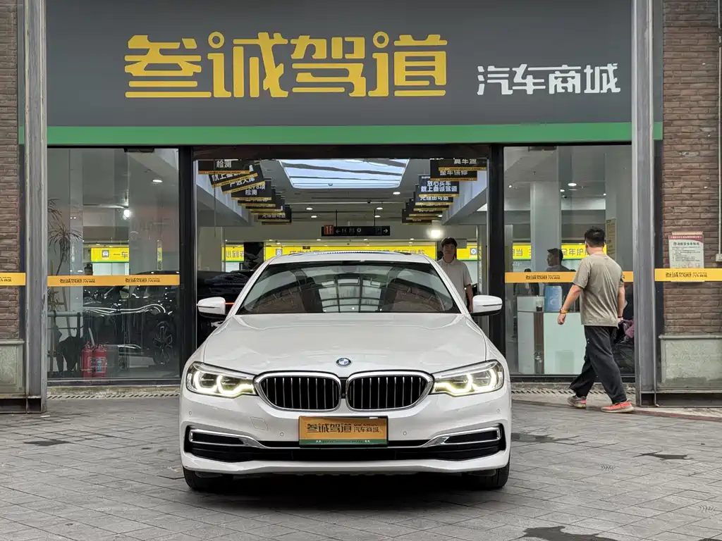 BMW 5 Series — фото 2