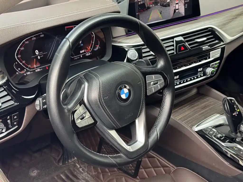 BMW 5 Series — фото 17