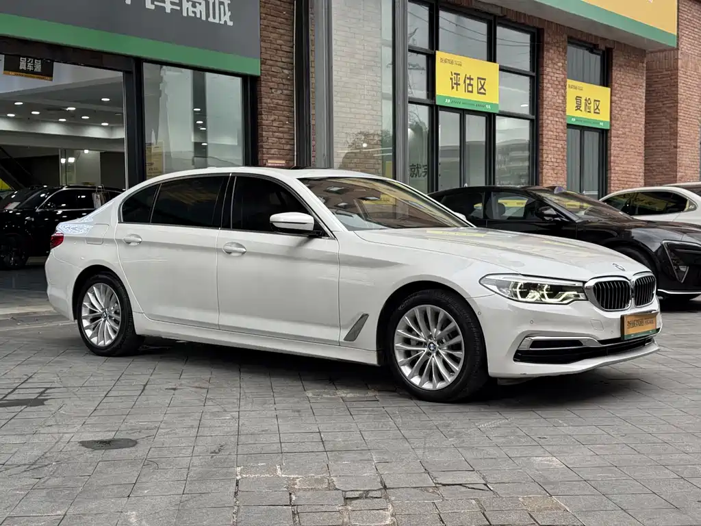 BMW 5 Series — фото 3