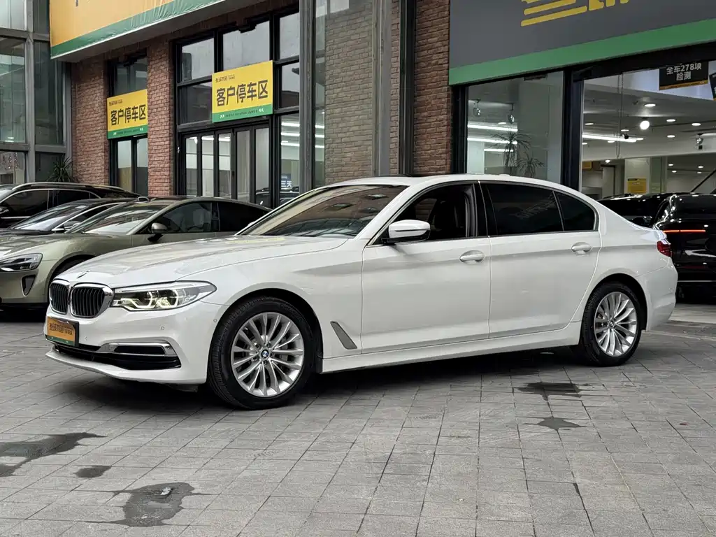 BMW 5 Series — фото 4