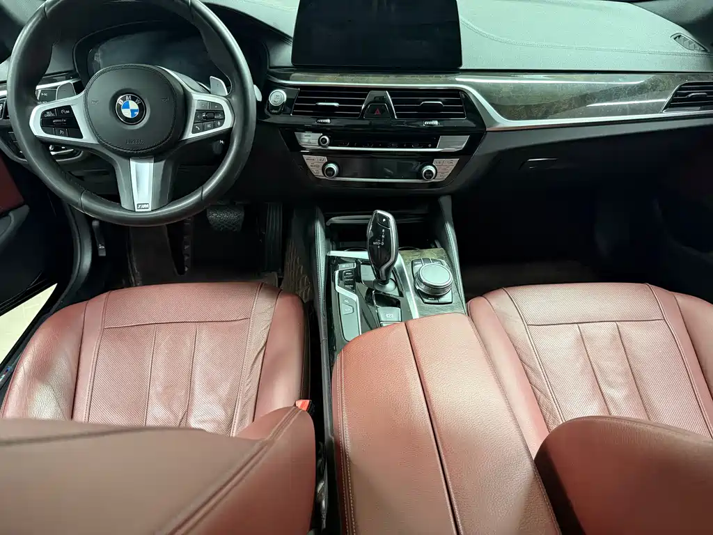 BMW 5 Series — фото 7