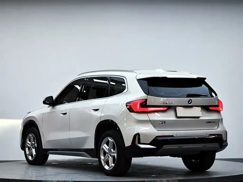 BMW X1 — фото 5