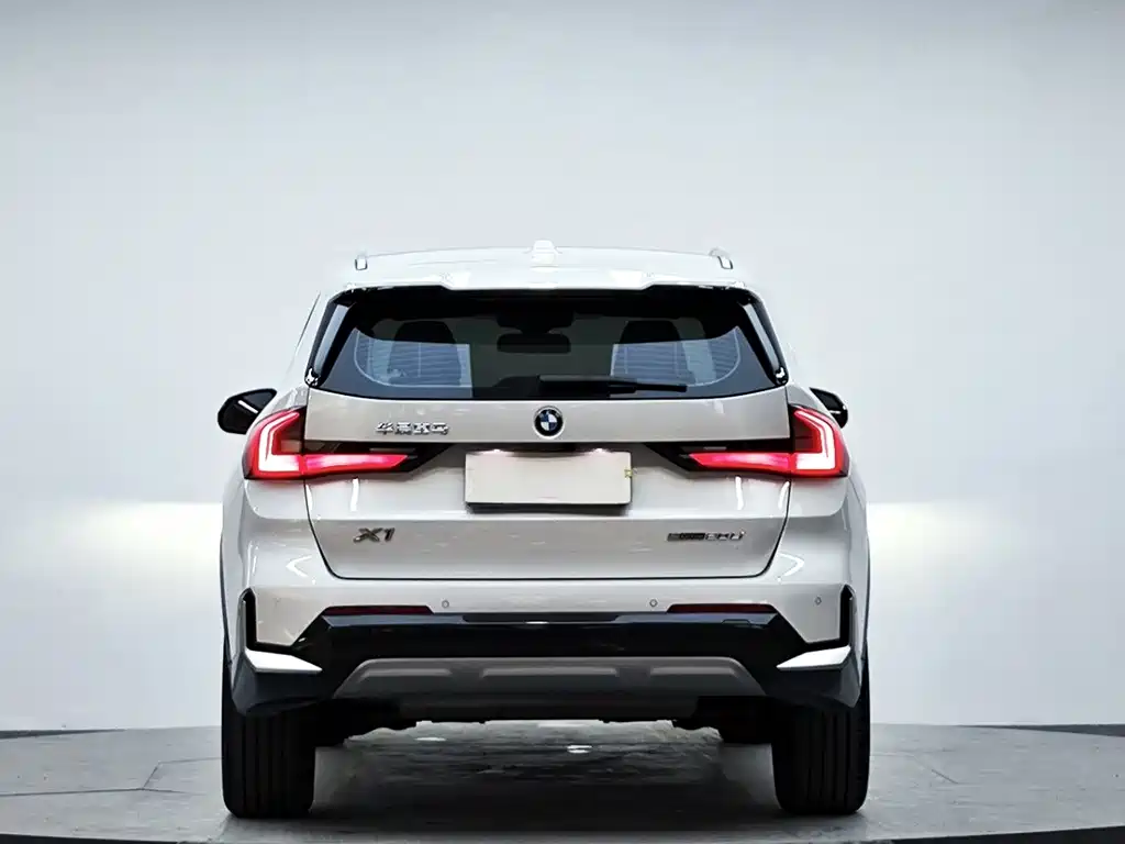 BMW X1 — фото 6