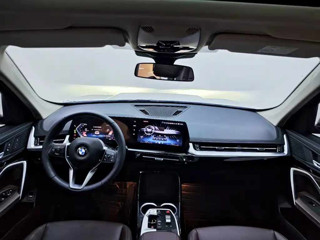 BMW X1 — фото 9