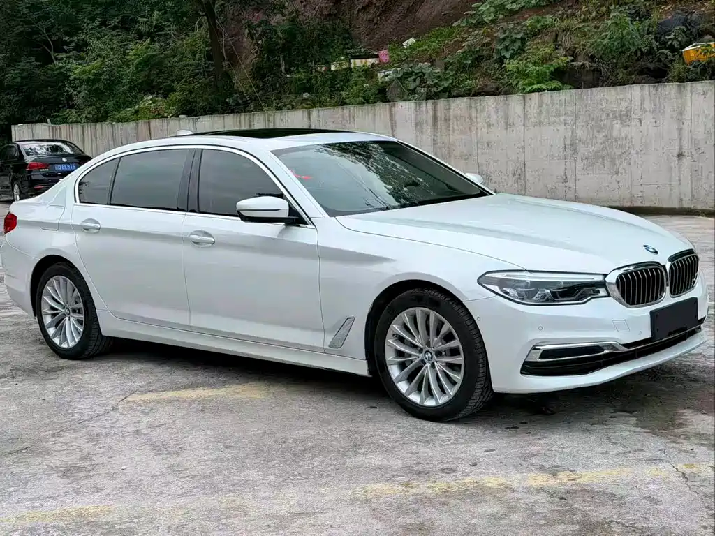 BMW 5 Series — фото 3