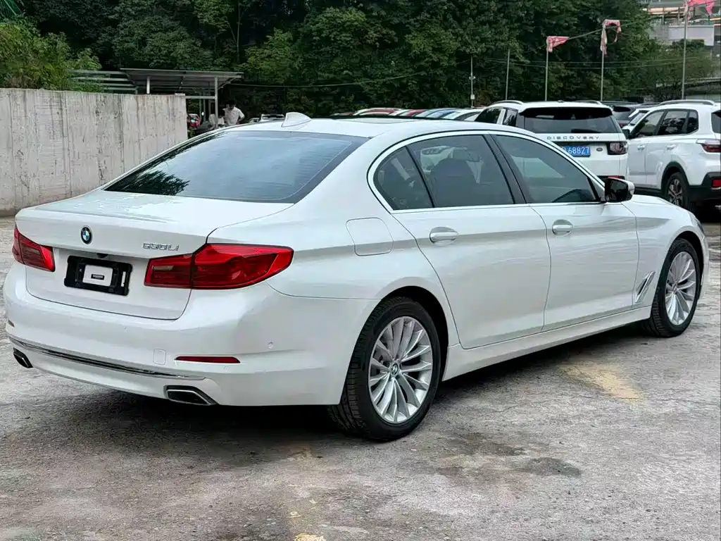 BMW 5 Series — фото 4