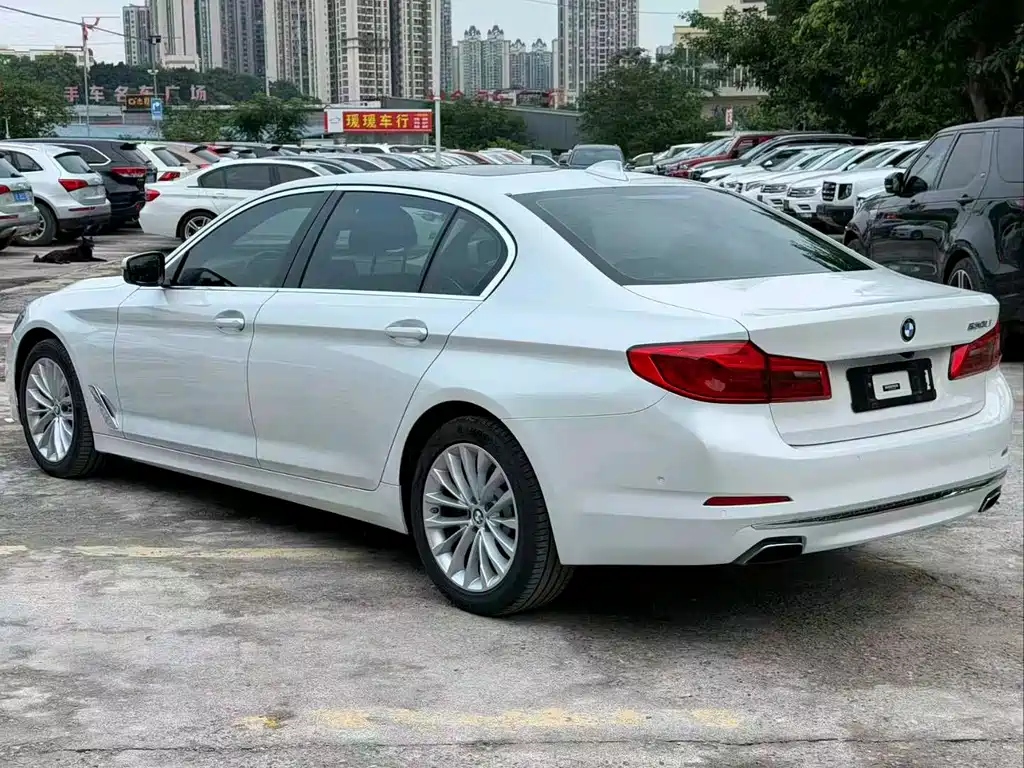 BMW 5 Series — фото 5