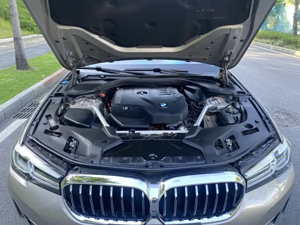 BMW 5 Series — фото 9