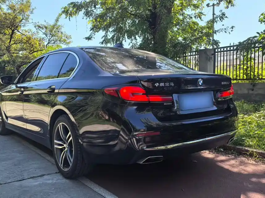 BMW 5 Series — фото 4