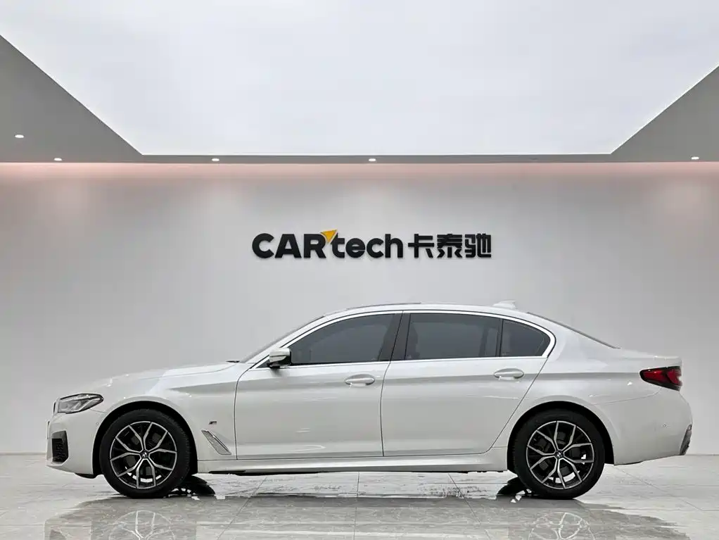 BMW 5 Series — фото 2