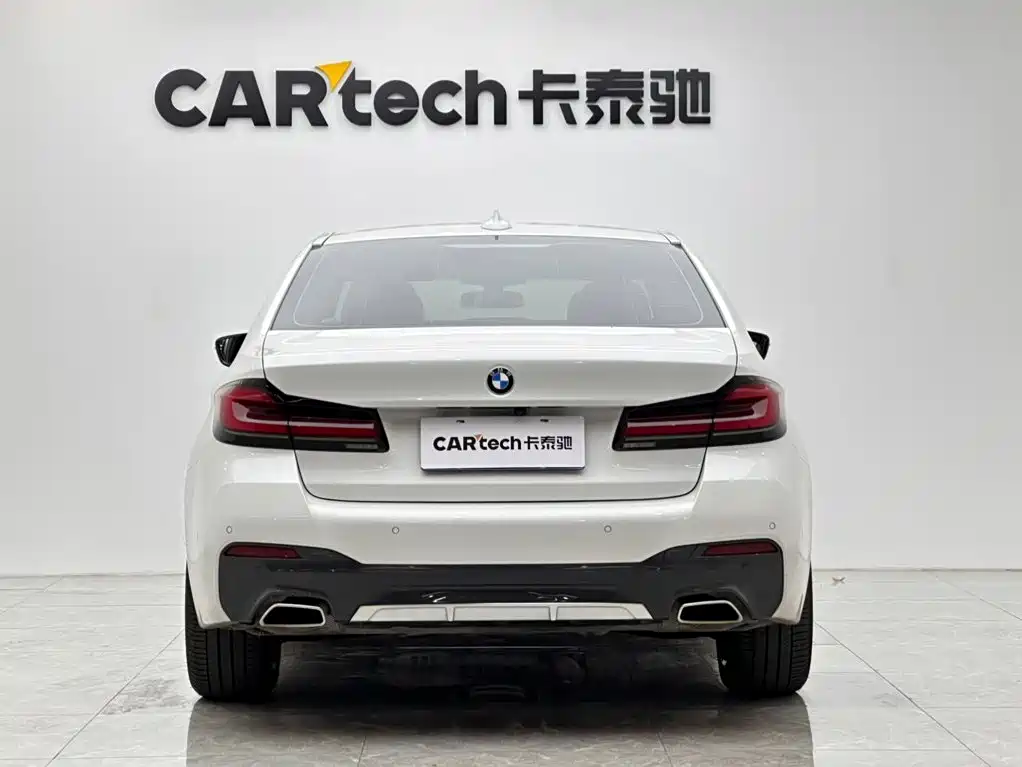 BMW 5 Series — фото 4