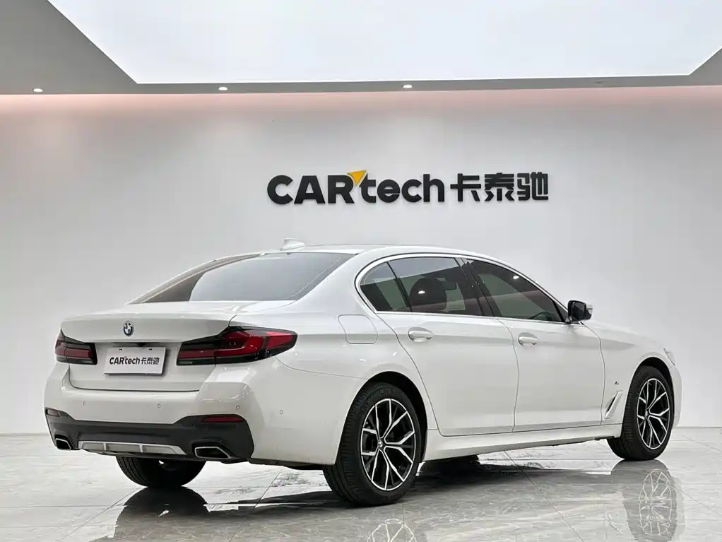 BMW 5 Series — фото 5