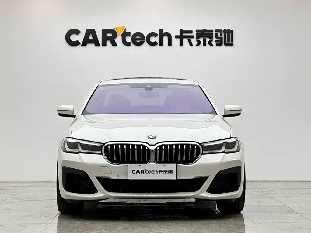 BMW 5 Series — фото 7