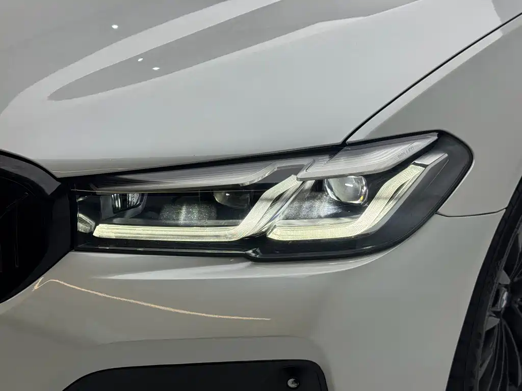 BMW i5 — фото 3