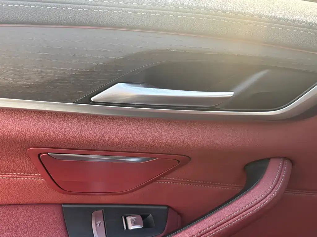BMW 5 Series — фото 9