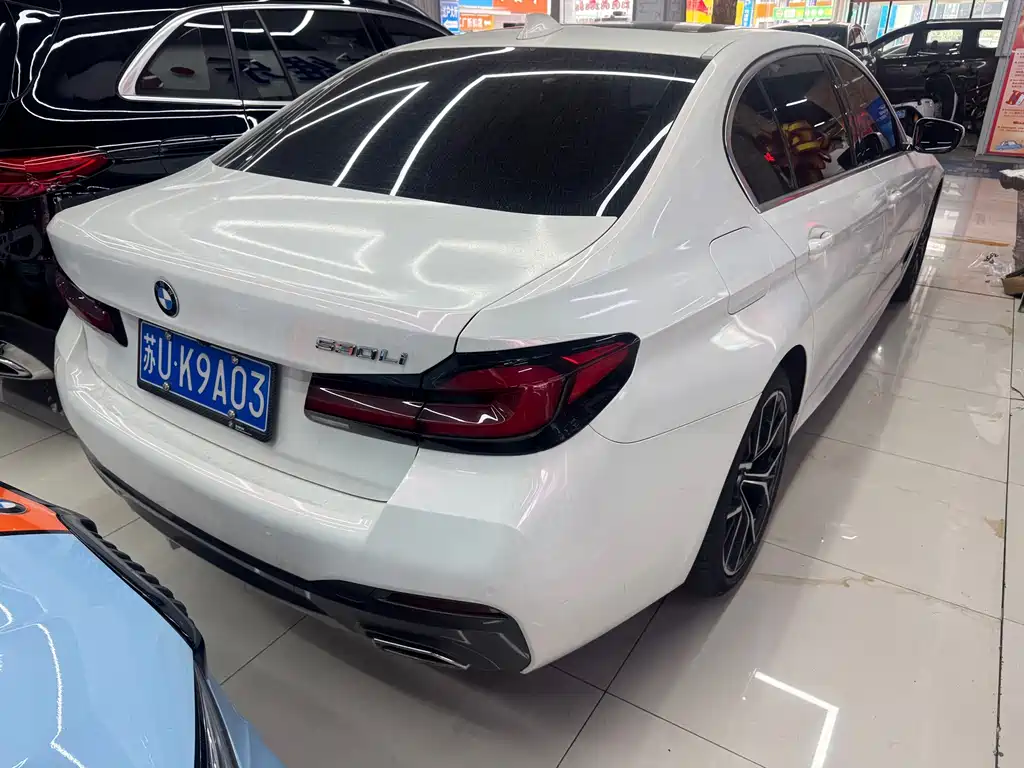 BMW 5 Series — фото 11