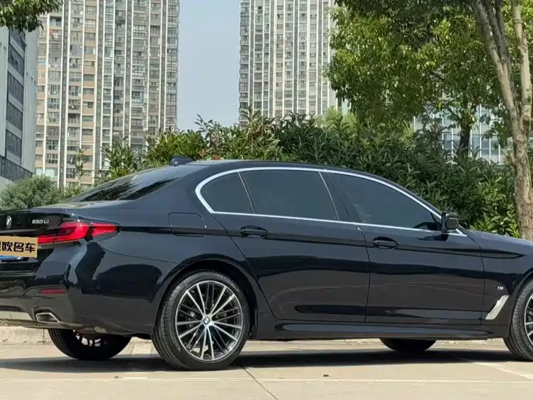 BMW 5 Series — фото 9