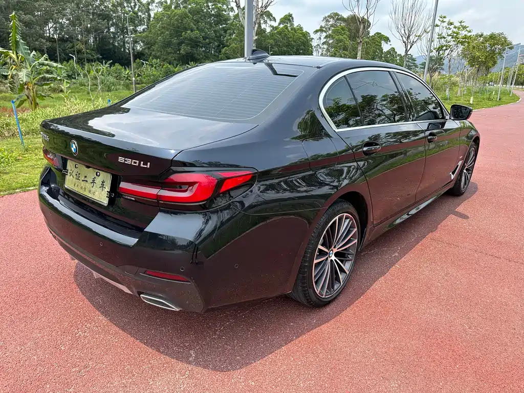 BMW 5 Series — фото 3