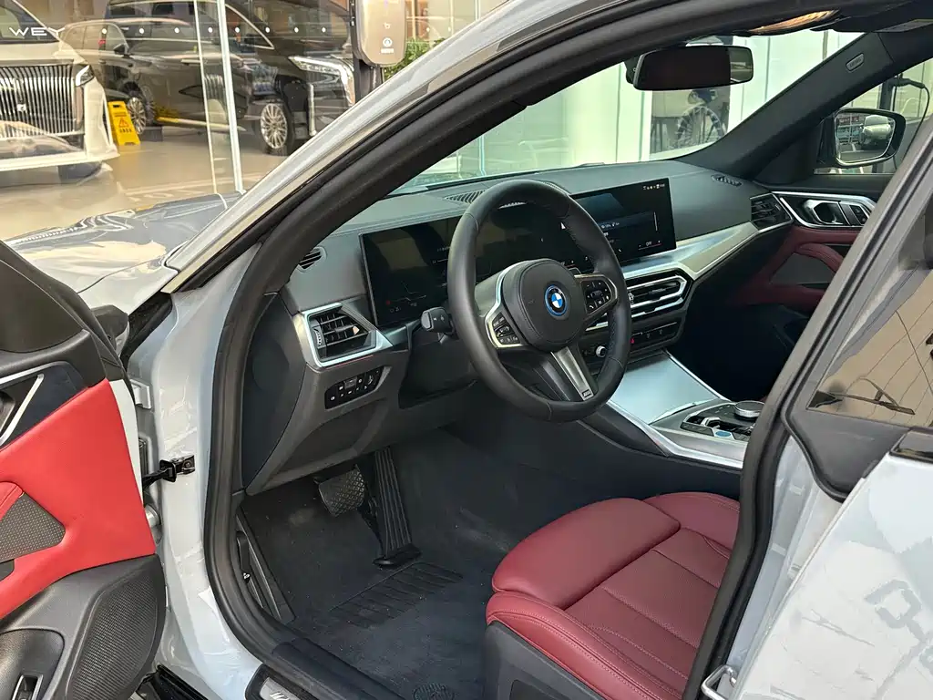 BMW i4 — фото 4