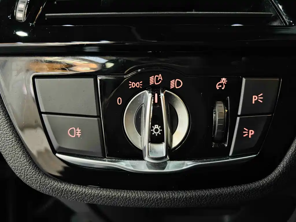 BMW 5 Series — фото 18