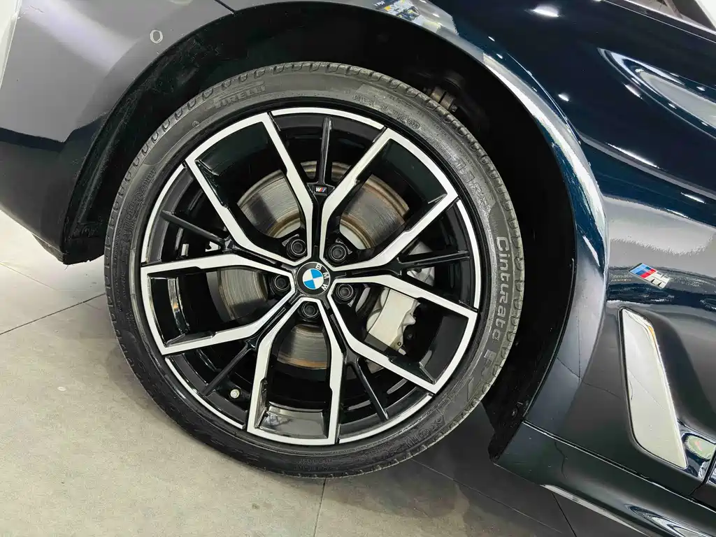 BMW 5 Series — фото 10