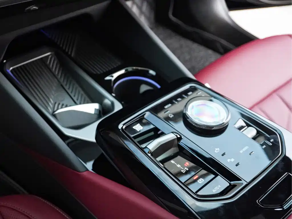 BMW 5 Series — фото 13