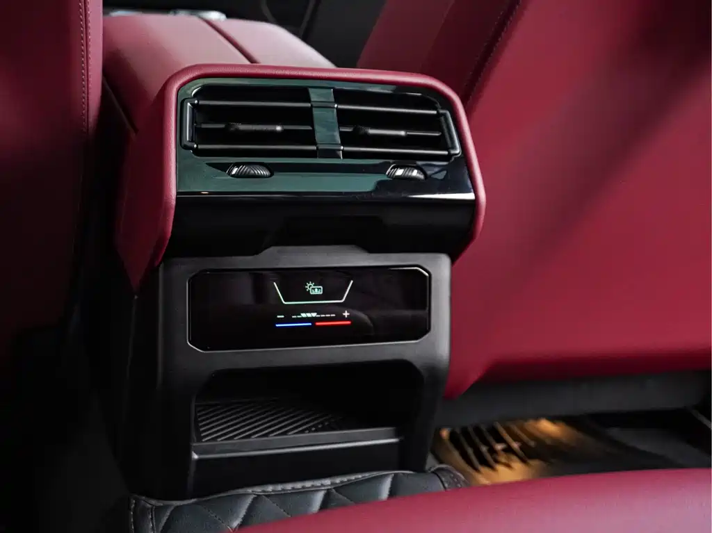 BMW 5 Series — фото 16