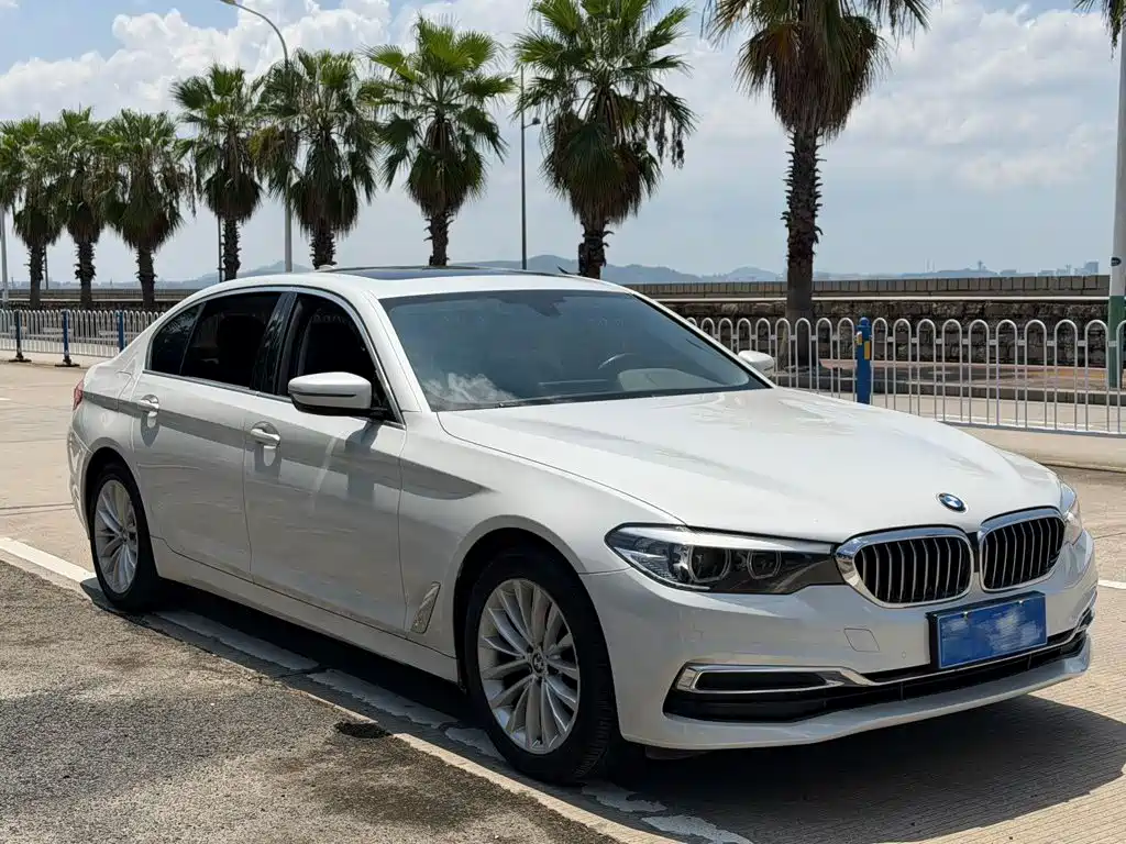 BMW 5 Series — фото 3