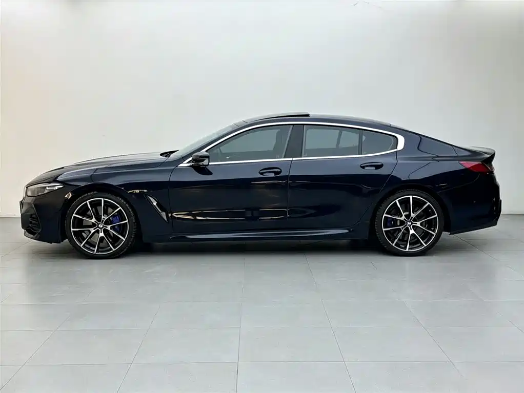 BMW 8 Series — фото 3