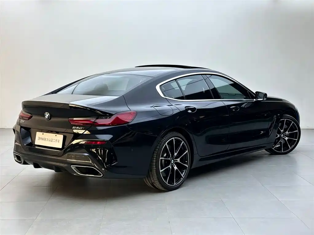 BMW 8 Series — фото 4